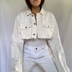 White denim coat!